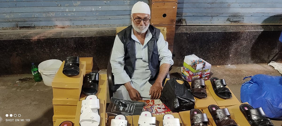 عید کی تیاریوں میں مگن ہیں مسلمان، لیکن بے روزگاری و مہنگائی کی وجہ سے ہاتھ کھینچے ہوئے ہیں