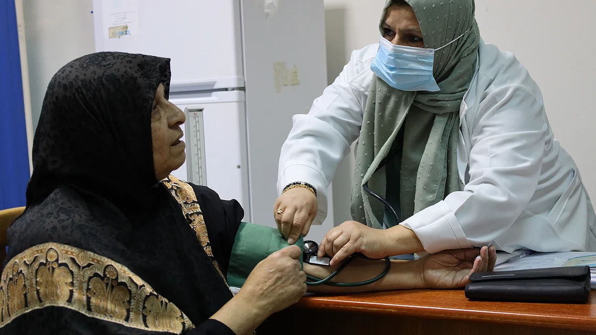 <div class="paragraphs"><p>بڑھتی عمر میں ہائی بلڈ پریشر ایک اہم مسئلہ / Getty Images</p></div>