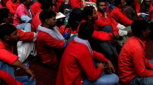 حیدرآباد: زندگی سے ناخوش انجینئرنگ کالج کا اسسٹنٹ پروفیسر قلی کا کام کرتا پایا گیا