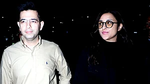 رکن پارلیمنٹ راگھو چڈھا اور اداکارہ پرنیتی چوپڑا کی دہلی میں ہوگی سگائی، 13 مئی کی تاریخ طے!