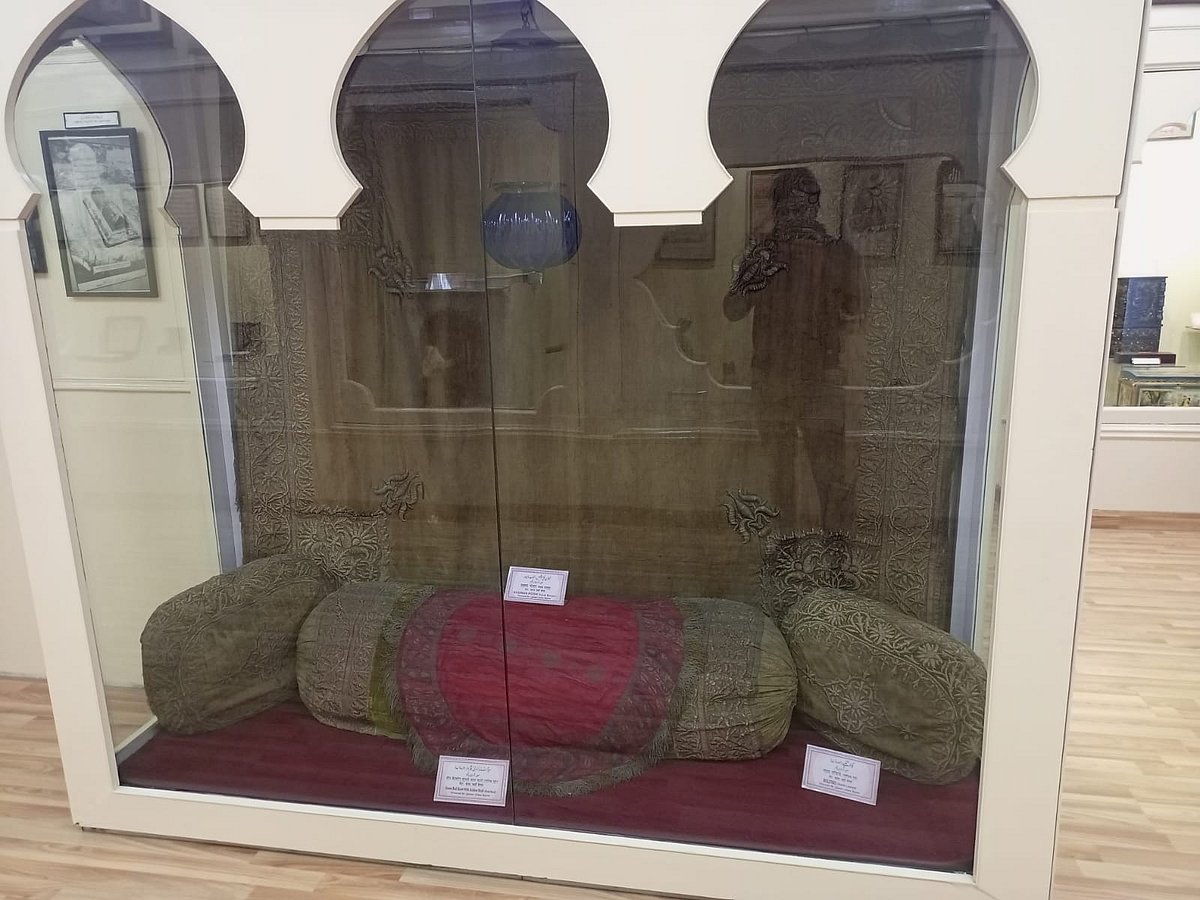 نئے رنگ روپ میں نظر آ رہا غالب انسٹی ٹیوٹ کا ’غالب میوزیم‘، غالب سے جڑے کئی نوادرات موجود