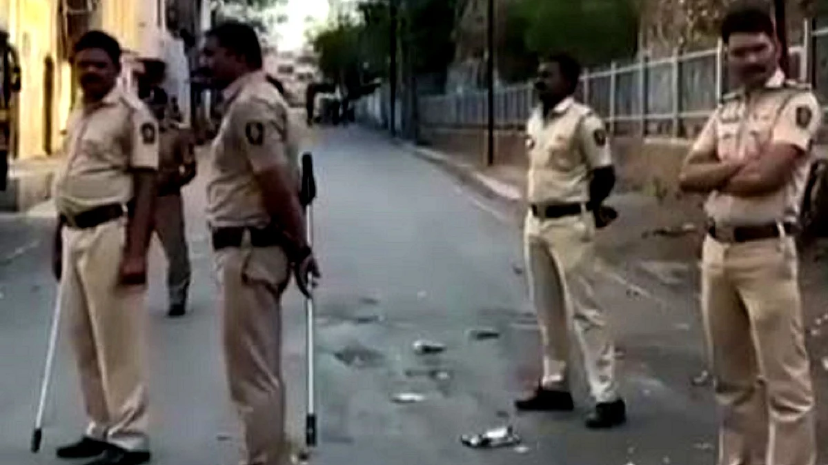 <div class="paragraphs"><p>مہاراشٹر کے اکولہ میں تشدد</p></div>