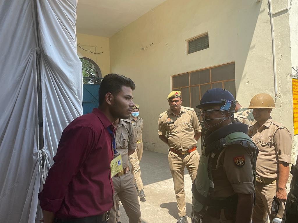 اتر پردیش بلدیاتی انتخاب: برقع کو لے کر امروہہ میں ہنگامہ، نصف گھنٹہ تک ووٹنگ کا عمل ہوا متاثر