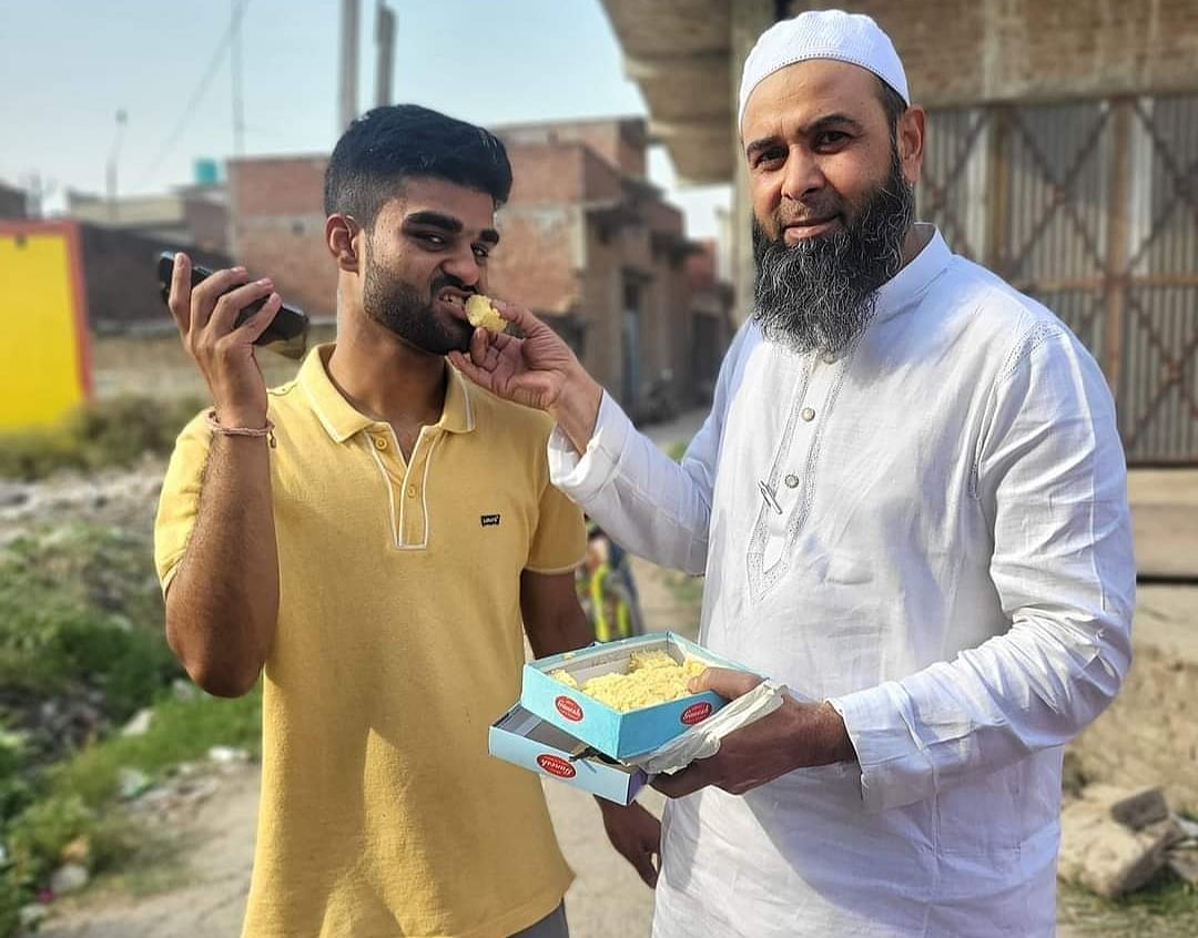 ڈرائیور کے بیٹے معین احمد نے قرض لے کر تعلیم حاصل کی، کمپیوٹر آپریٹر کے طور پر ملازمت کی اور اب بنے گا کلکٹر