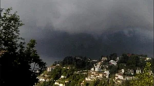 اتراکھنڈ میں 9 مئی تک موسم رہے گا خراب، اونچائی والے علاقوں میں بارش کے امکانات