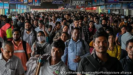 بھارت اپنی ’بڑھتی ہوئی آبادی سے فائدہ اٹھانے‘ کا خواہش مند