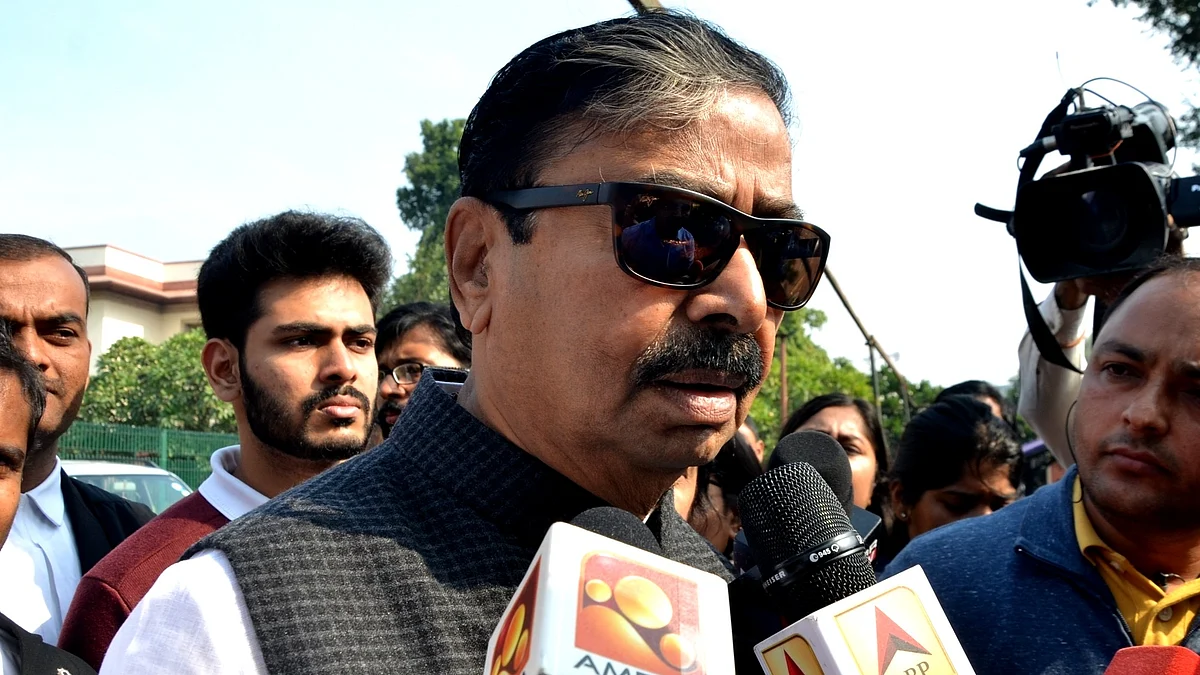 <div class="paragraphs"><p>شندے گروپ کے رکن پارلیمنٹ گجانن کیرتیکر، تصویر آئی اے این ایس</p></div>