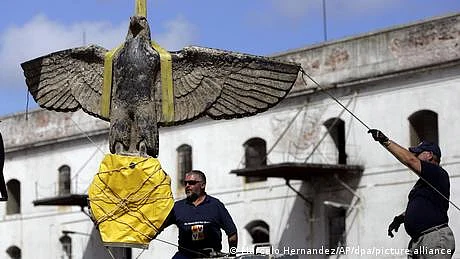 یوروگوائے میں ’نازی عقاب‘ سے ’امن کی فاختہ‘ بنائی جائے گی