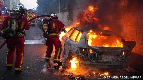 پیرس کے پاس پولیس کے ہاتھوں 17 سالہ نوجوان کی ہلاکت کے بعد بدامنی