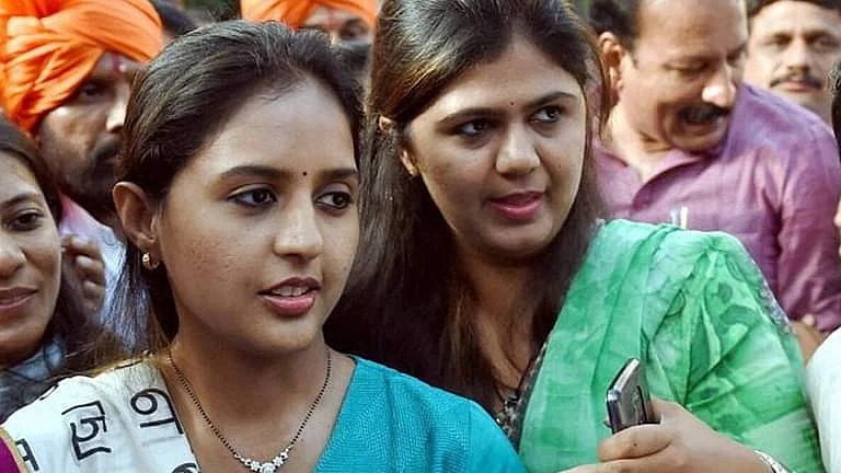 کیا بی جے پی رکن پارلیمنٹ پریتم منڈے اور مہاراشٹر کی سابق وزیر پنکجا منڈے بی جے پی کا ساتھ چھوڑنے والی ہیں؟