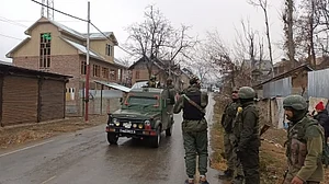 جموں و کشمیر: کپوارہ کے مژھل سیکٹر میں در اندازی کی کوشش کرنے والے 4 ملی ٹینٹ ہلاک: پولیس