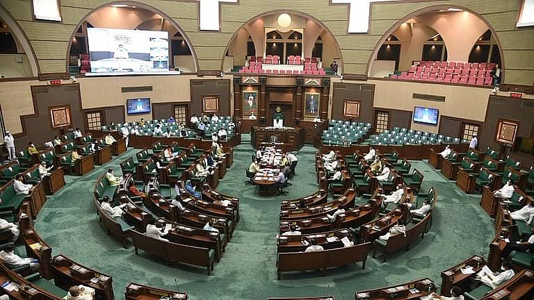 <div class="paragraphs"><p>مدھیہ پردیش اسمبلی، تصویر سوشل میڈیا</p></div>