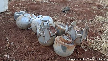 'یوکرین اور روس کلسٹر بموں کا استعمال بند کریں'