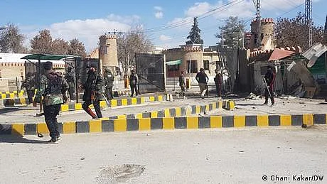 بلوچستان کے ژوب اور سوئی میں فوج پر حملوں میں بارہ جوان ہلاک