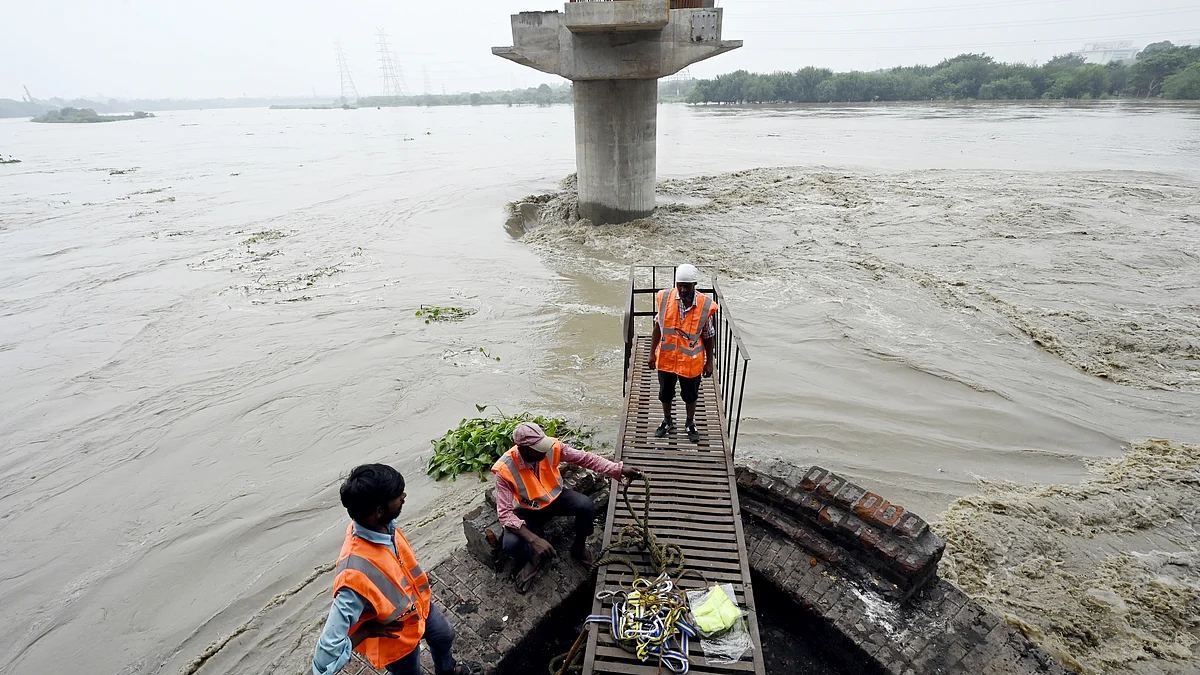 <div class="paragraphs"><p>دہلی میں یمنا کا اپھان / آئی اے این ایس</p></div>