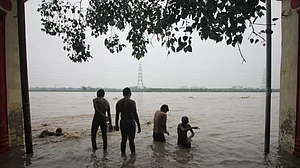 دہلی: جمنا کی آبی سطح میں گراوٹ لیکن سیلاب کا بحران برقرار، مزید بارش کا الرٹ