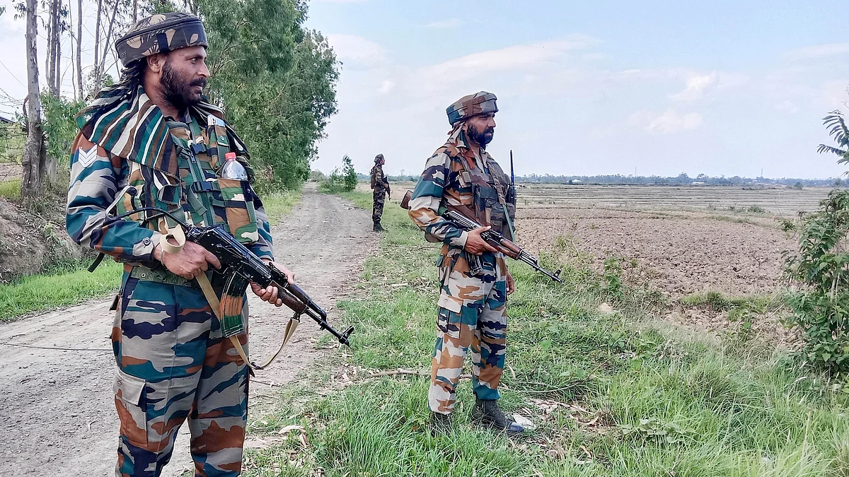 <div class="paragraphs"><p>منی پور میں تعینات جوانوں کی فائل تصویر / آئی اے این ایس</p></div>