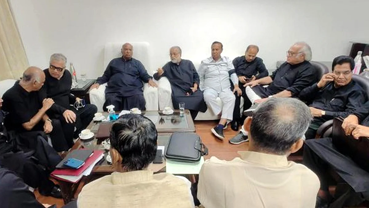 <div class="paragraphs"><p>ٹوئٹر</p></div>