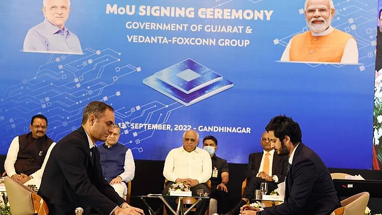 گجرات: جس سیمی کنڈکٹر پلانٹ کو حکومت نے دی تھی 80 ہزار کروڑ روپے کی سبسیڈی، اس سے فاکسکون نے کیا کنارہ