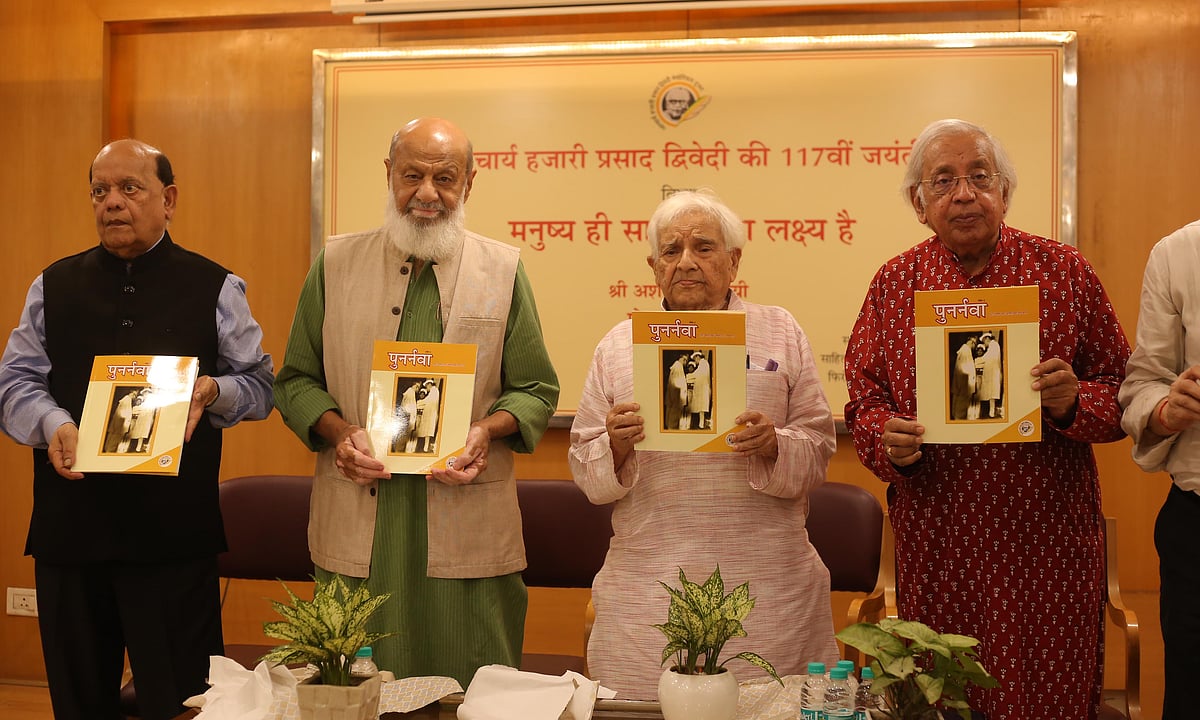 ہندی کو درپیش سب سے بڑا بحران جھوٹ ہے: اشوک باجپئی