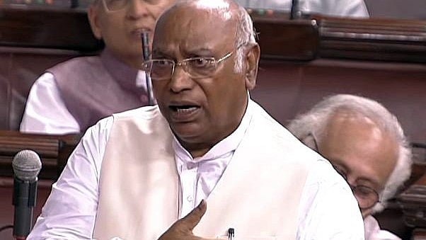 مودی ملازمین کے پرموشن کو بھی تقرری بتا کر تشہیر کرتے ہیں: کھڑگے