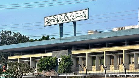 پاکستان میں صحافت ایک کاروبار اورمیڈیا کرپشن کا شکار ہے، داؤ پرکیا کچھ لگا ہے ؟