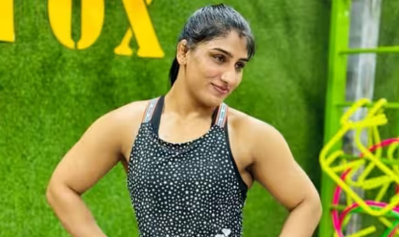 انٹرنیشنل کشتی کھلاڑی رونق گولیا نے جیلر سے پریشان ہو کر کاٹ لی ہاتھ کی نس، کوچ نے پہنچایا اسپتال