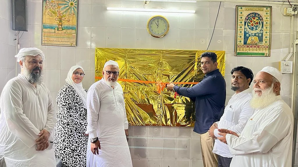 <div class="paragraphs"><p>ڈیجیٹل مدرسے کا افتتاح کرتے ہوئے اسلم شیخ</p></div>