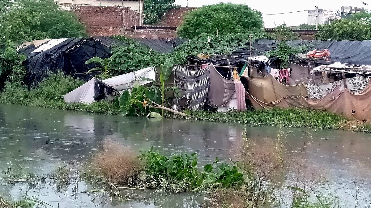 <div class="paragraphs"><p>سیلاب، تصویر آئی اے این ایس</p></div>