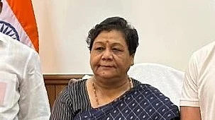 <div class="paragraphs"><p>منی پور کی گورنر انوسوئیا اوئیکے</p></div>