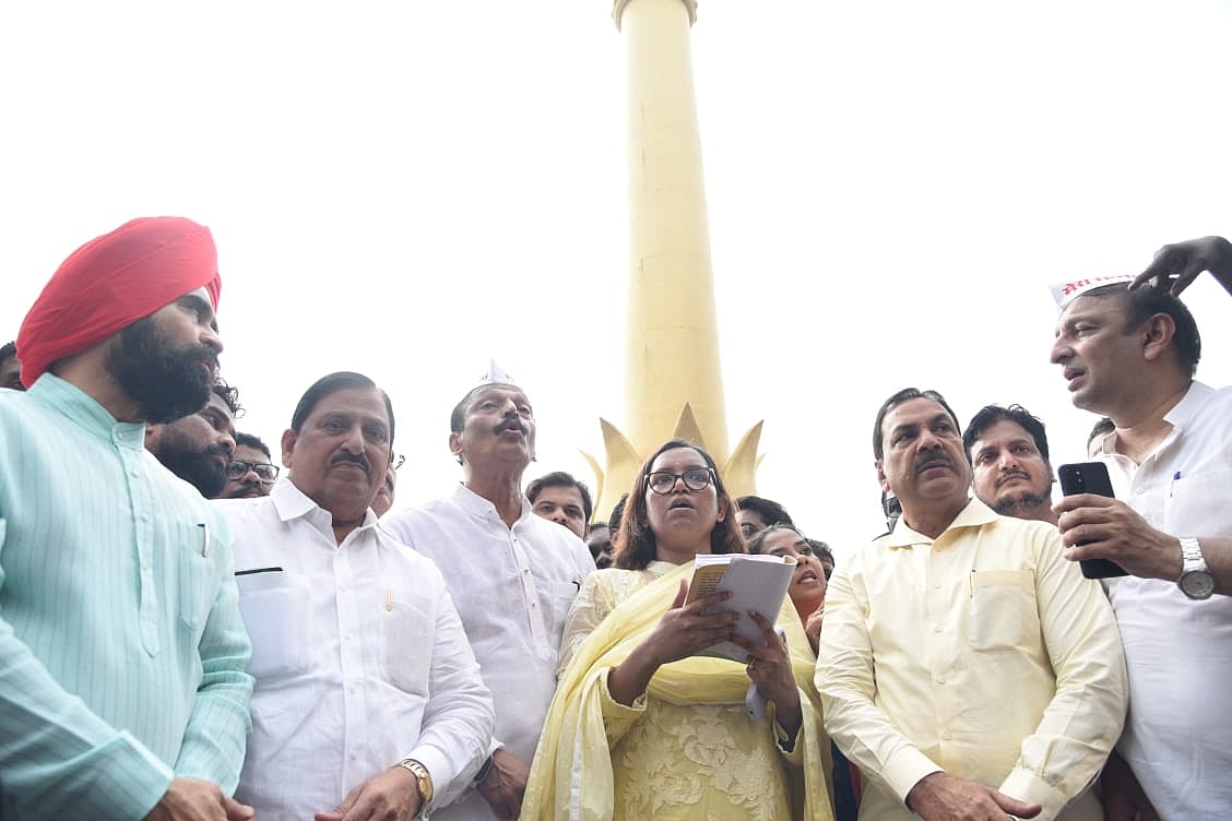 مودی حکومت کی آئین مخالف پالیسیوں کے خلاف ممبئی کانگریس نے نکالی 'آئین بچاؤ' پدیاترا