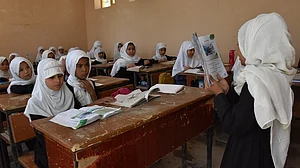 طالبان نے درجنوں خواتین اسٹوڈنٹس کو دبئی جانے سے روک دیا