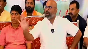 بٹن کہیں بھی دباؤ، ووٹ کمل کو جائے گا، آئے گا تو مودی ہی! بی جے پی رکن پارلیمنٹ کے بیان سے کھلبلی