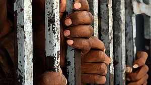 پاکستانی جیل میں قید ایک ہی خاندان کے تین افراد رہا