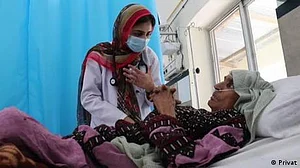 خواتین ڈاکٹرز کی بے روزگاری: اسباب کیا ہیں؟