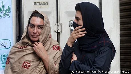 پاکستانی ٹرانس جینڈر شہریوں کو شناختی کارڈوں کا اجرا بحال