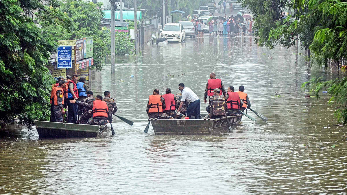 <div class="paragraphs"><p>ناگپور میں بارشوں کے بعد سڑک کا منظور / آئی اے این ایس</p></div>