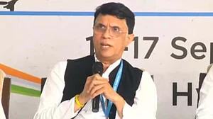 کسانوں کو ایم ایس پی دینے کے اپنے وعدے سے پیچھے ہٹنے پر پی ایم مودی معافی مانگیں: پون کھیڑا