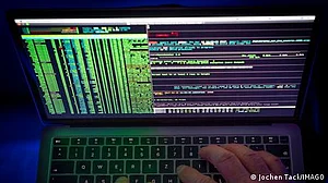 چینی ہیکروں نے امریکی محکمہ خارجہ سے ہزاروں ای میلز چرا لیں