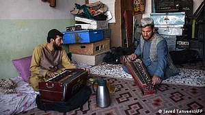 میوزک بجانے پر افغانستان میں چھ افراد گرفتار