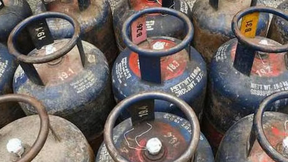 <div class="paragraphs"><p>ایل پی جی سلنڈر / آئی اے این ایس</p></div>