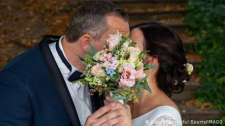 ’یہ توجرم ہے‘: جرمن دلہن کے خلاف شادی ہی کے روز مقدمہ