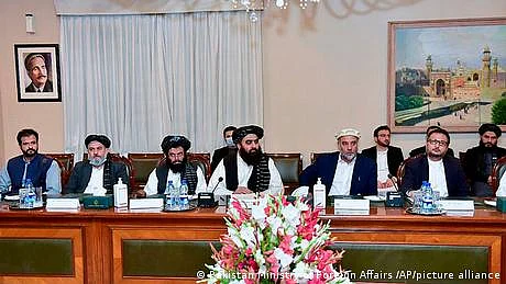 پاک افغان کشیدگی: دونوں ملکوں کے وزرائے خارجہ کی ملاقات