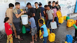 اسرائیل کی غزہ پر بمباری جاری، صہیونی بستیوں پر حماس کی راکٹ باری