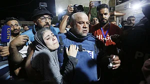 غزہ میں اسرائیلی فضائی حملے میں الجزیرہ کے صحافی کا پورا خاندان جان بحق