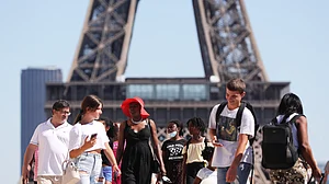 فرانس کے ایک اسکول میں چاقو حملے میں استاد ہلاک