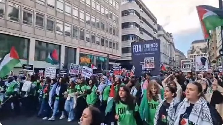 <div class="paragraphs"><p>اسرائیل کے خلاف مظاہرے کی علامتی تصویر</p></div>