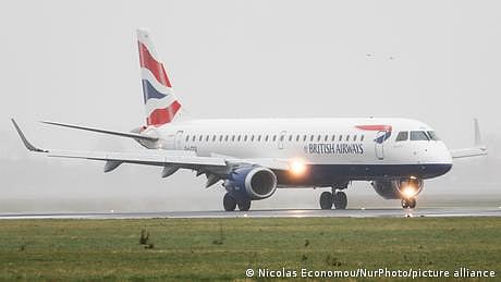 اتحادی افواج کے مددگار 132 افغان پاکستان سے برطانیہ روانہ