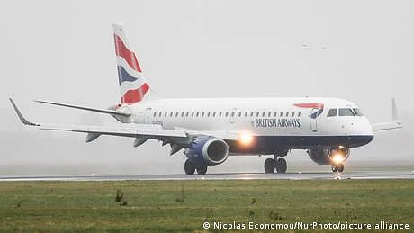 اتحادی افواج کے مددگار 132 افغان پاکستان سے برطانیہ روانہ