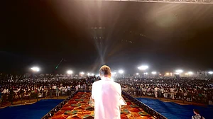 ’وزیر اعلیٰ نے آپ کا جتنا پیسہ چوری کیا، وہ کانگریس آپ کی جیب میں ڈالے گی‘، تلنگانہ میں راہل کا کے سی آر پر حملہ